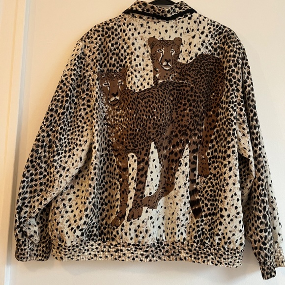 Vintage bomber style jacket with leopard on back - Picture 3 of 3